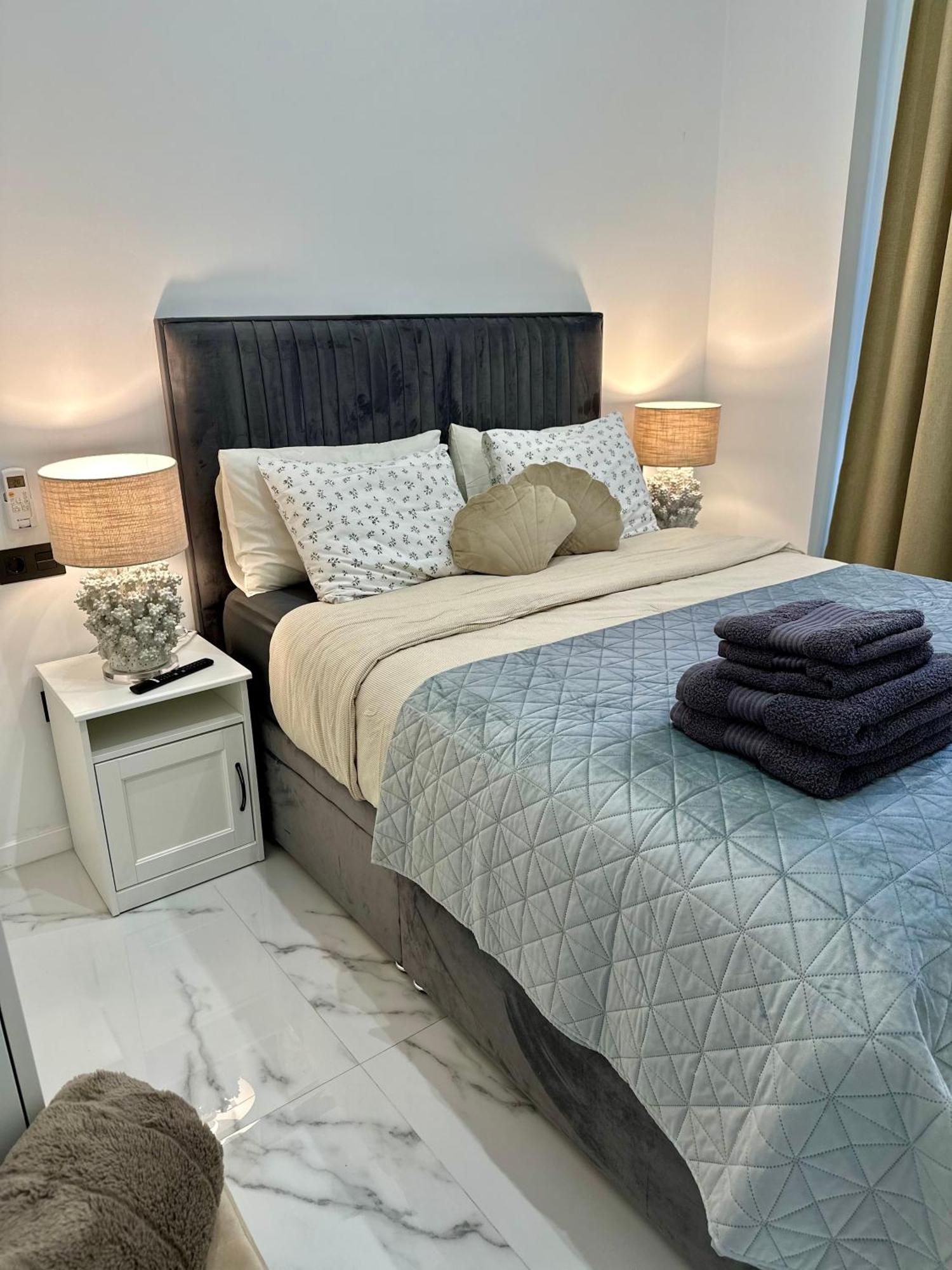 Apartment B8 *