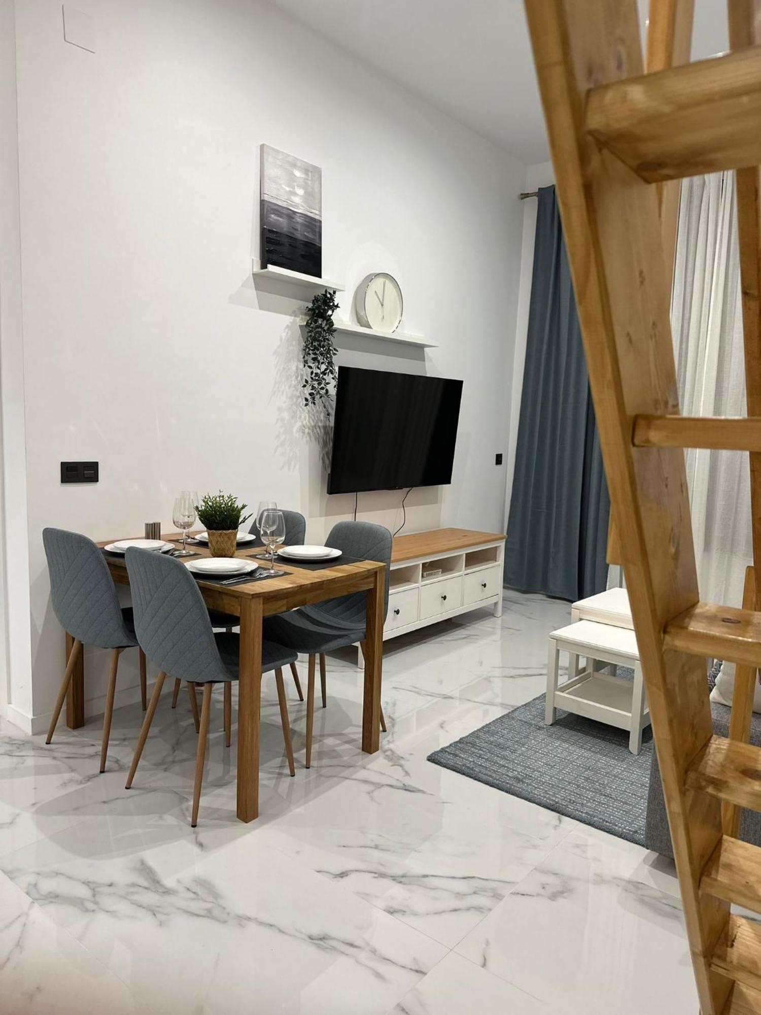 B8 Apartment
