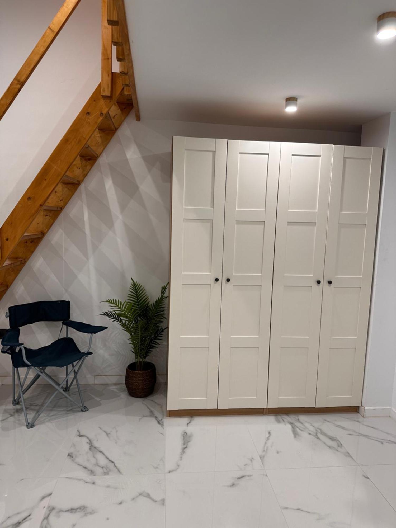 B8 Apartment