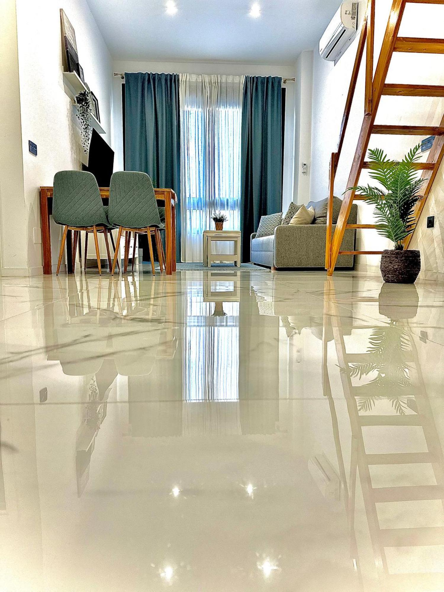 B8 Apartment *