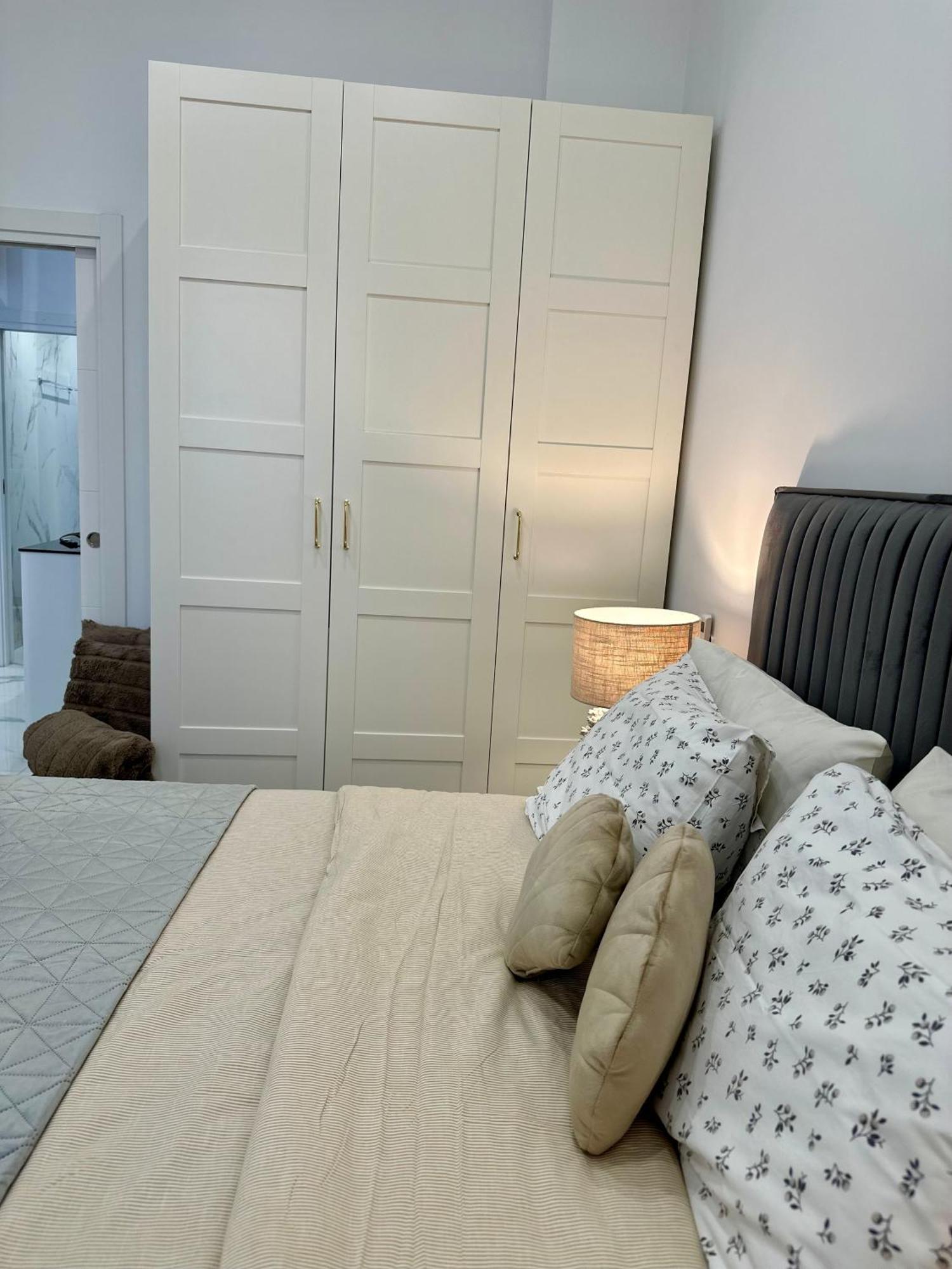 Apartment B8 *